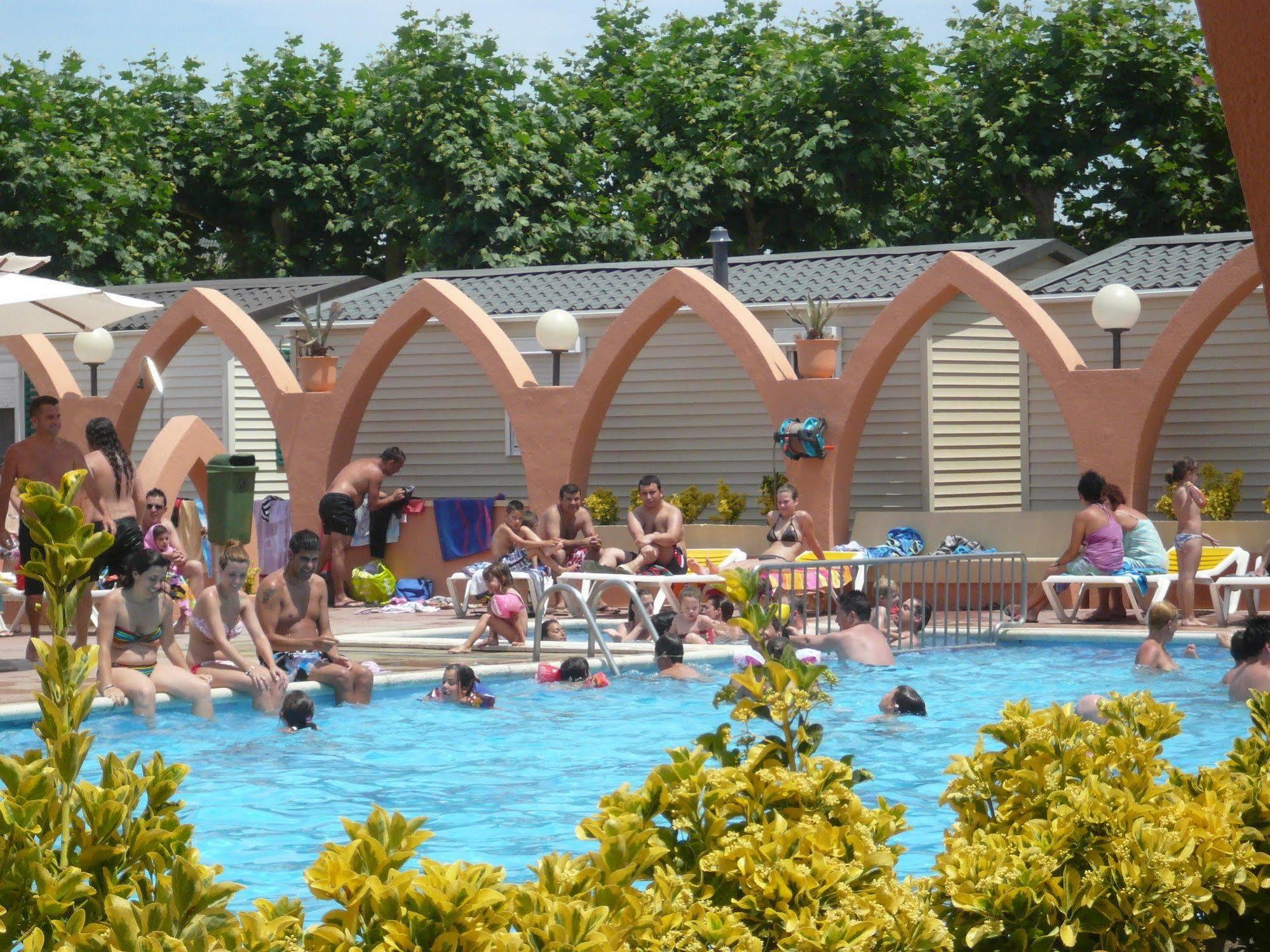 Camping El Camell Пинеда де Мар Екстериор снимка